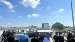 اغلاق شارع 431 للاشتباه بوجود عبوة ناسفة داخل مركبة قرب الرملة